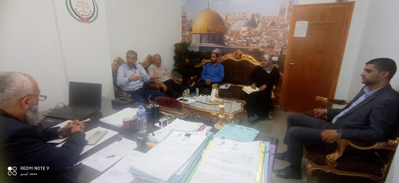 لتعزيز التعاون بين الطرفين  سلطة المياه وجودة البيئة تزور نيابة خان يونس الجزئية