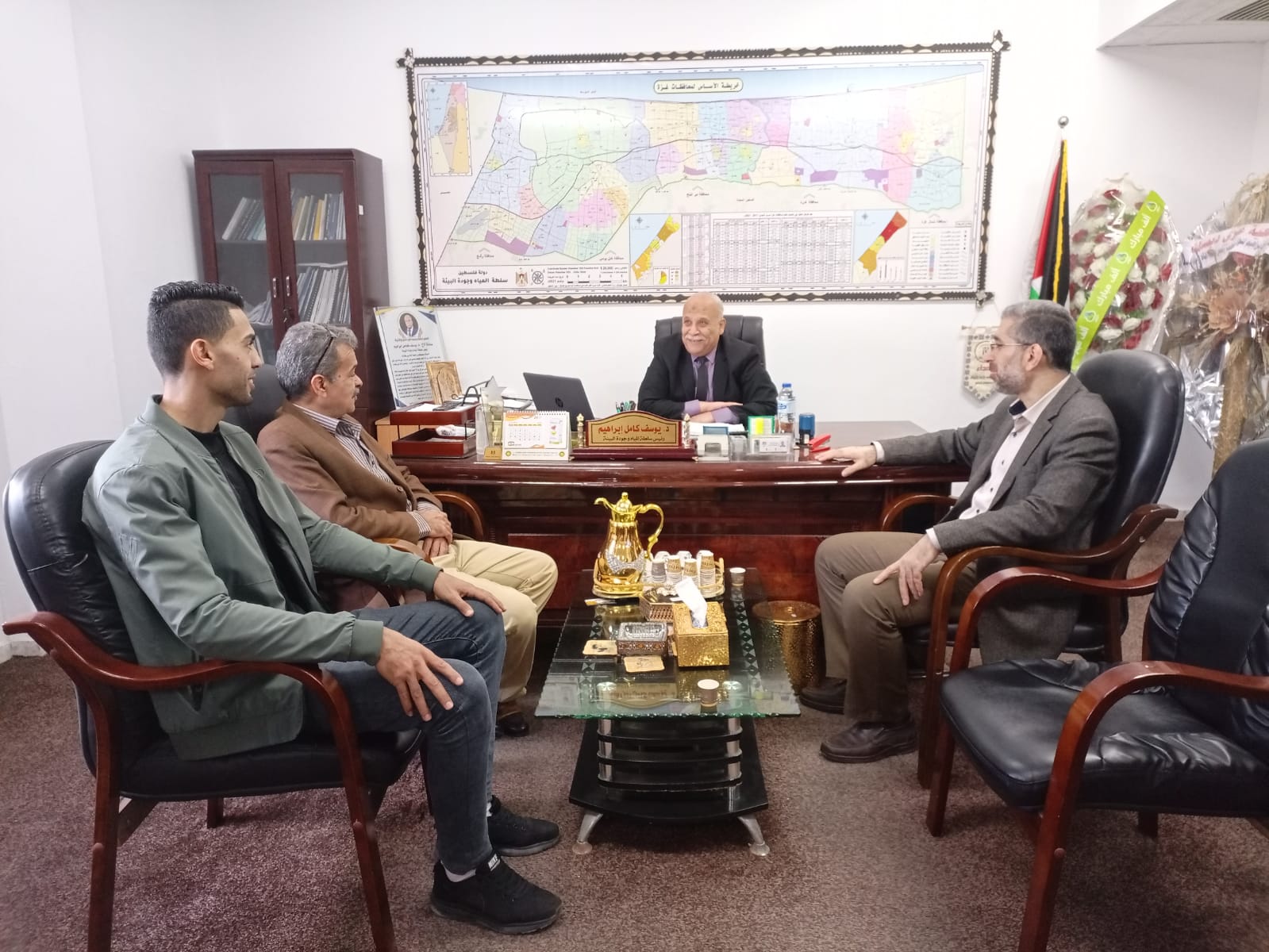 قرار تخفيض الرسوم سينتهي نهاية العام الحالي رئيس سلطة المياه وجودة البيئة يلتقي برئيس جمعية أصحاب الشاليهات